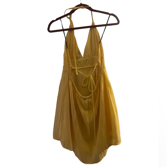 Open back halter mini dress - Picture 2 of 5